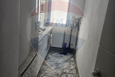Apartament cu 3 camere semidecomandat în Central