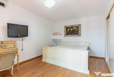 Apartament cu 4 camere decomandat în Unirii