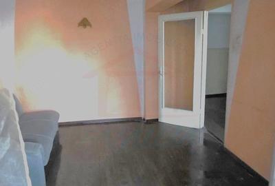 Apartament cu 2 camere decomandat în Est