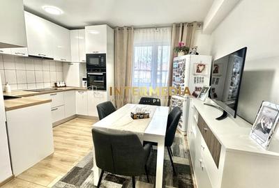Apartament cu 3 camere decomandat, mobilat în Central