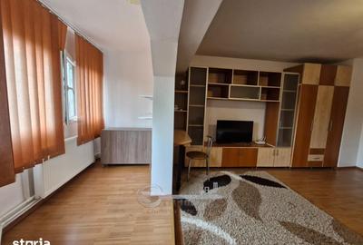 Garsonieră decomandată în Nicolina