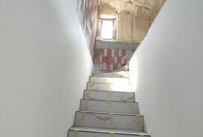 Casă cu 3 camere în Central