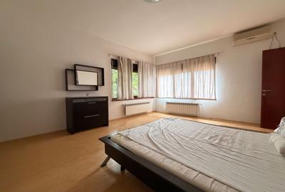 Apartament cu 2 camere decomandat, mobilat în Polonă - 10