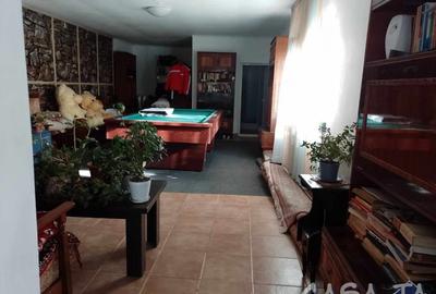 Casă individuală cu 6 camere cu Canalizare în Central - 17