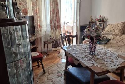 Apartament cu 2 camere semidecomandat în Micro 9 - 12