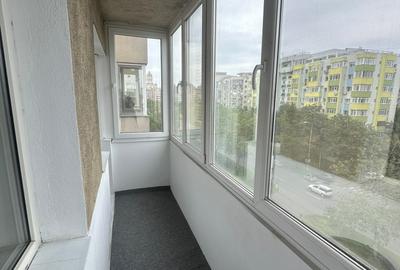 Apartament cu 3 camere semidecomandat, mobilat în 13 Septembrie - 2