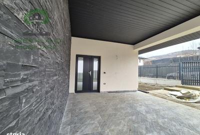 Casă cu 4 camere în Tomești