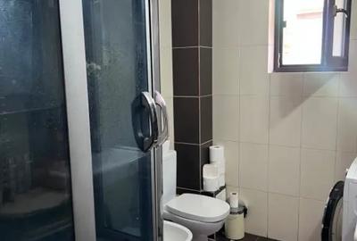 Casă cu 5 camere cu Teren 360 Mp în Central