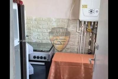Apartament cu 3 camere semidecomandat în Central