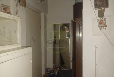 Apartament cu 2 camere nedecomandat în Florilor - 1