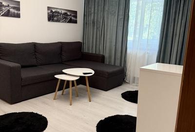 Apartament cu 3 camere semidecomandat în Independenței - 1