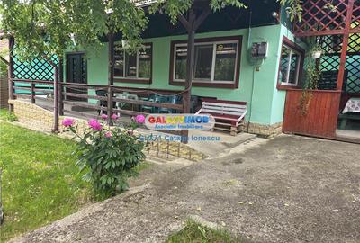 Casă cu 5 camere cu Teren 1000 Mp în Central