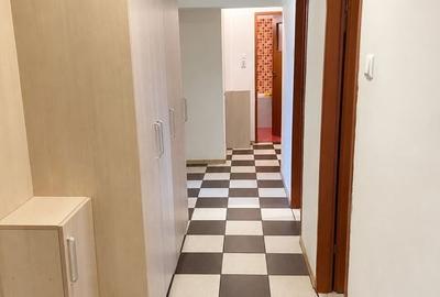 Apartament cu 3 camere decomandat în Crângași
