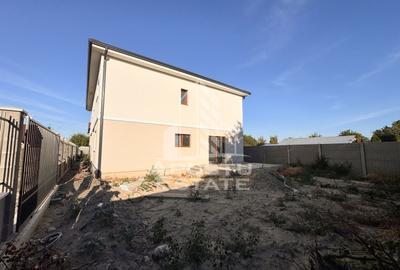 Duplex cu 5 camere cu Canalizare în Chișoda - 2