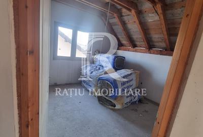 Casă cu 4 camere cu Teren 255 Mp în Central