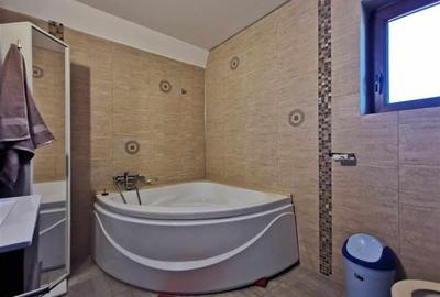 Casă cu 5 camere cu Canalizare în Central - 8