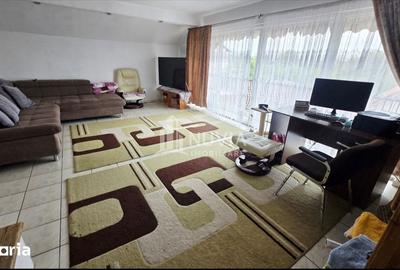 Casă cu 7 camere cu Teren 1500 Mp în Central - 2
