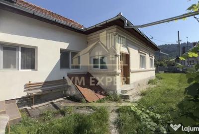 Casă cu 4 camere cu Teren 1316 Mp în Lerești