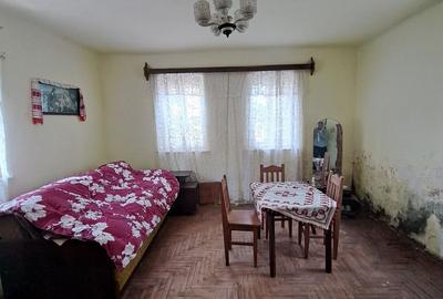 Casă cu 4 camere în Târgoviște