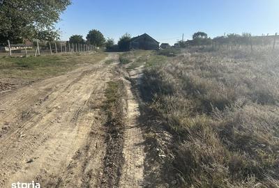 Teren de 400 mp, în Seimeni