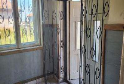 Casă cu 4 camere în Vânători