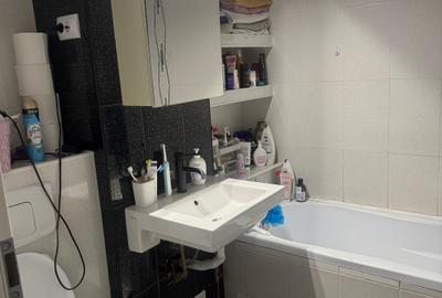 Apartament cu 3 camere decomandat în Lipovei
