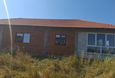 Casă cu 3 camere în Fântânele