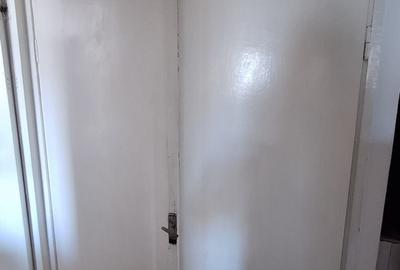 Apartament cu 3 camere decomandat în Sud