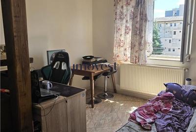 Apartament cu 2 camere semidecomandat în Micro 14
