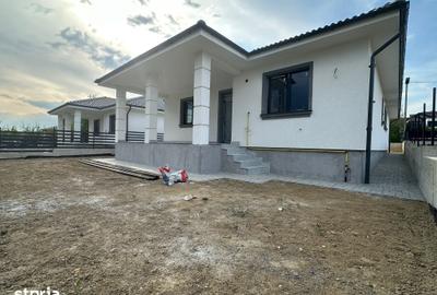 Casă cu 4 camere cu Teren 470 Mp în Central