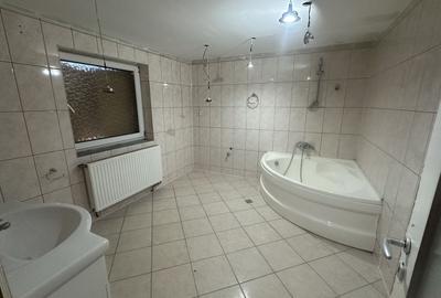 Casă cu 2 camere cu Teren 475 Mp în Sânpetru