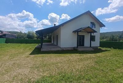 Casă cu Teren 500 Mp în Central