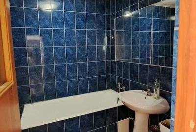 Apartament cu 3 camere decomandat în Crângași