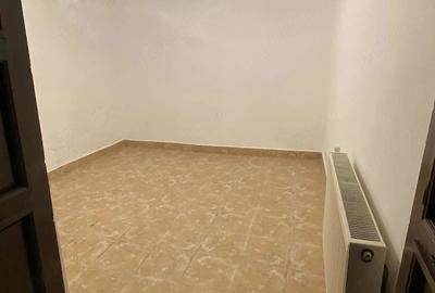 Casă cu Teren 300 Mp în Central
