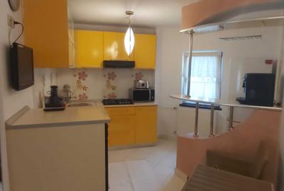 Apartament cu 3 camere decomandat în Exterior Vest