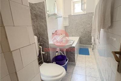 Apartament cu 3 camere semidecomandat în Central