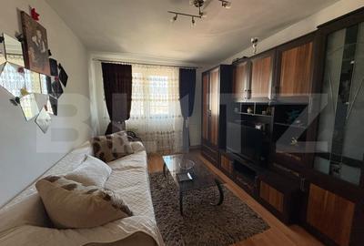 Apartament cu 3 camere semidecomandat, mobilat în Hunedoara