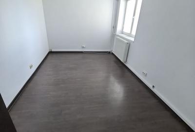 Spațiu comercial, de 140 mp, în Decebal - 3