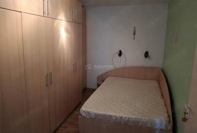 Apartament cu 3 camere semidecomandat în Micro II - 9