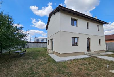Casă individuală cu 5 camere cu Teren 605 Mp în Moșnița Nouă