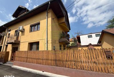 Casă cu 4 camere în Central
