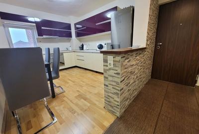 Apartament cu 4 camere decomandat în Rogerius