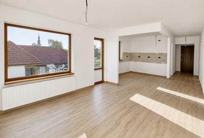 Apartament cu 3 camere decomandat în Chișoda