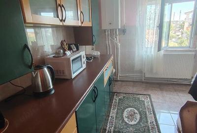 Apartament cu 2 camere semidecomandat în Mircea-Vodă