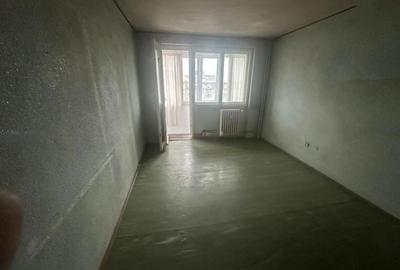 Apartament cu 3 camere decomandat în Drumul Taberei