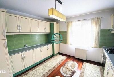 Casă cu 4 camere în Vulcan