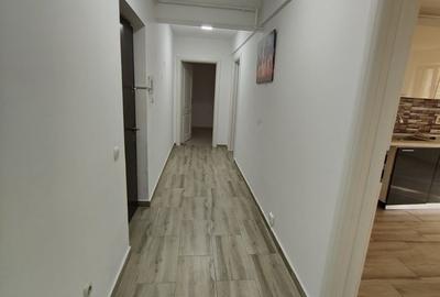 Apartament cu 3 camere decomandat în Fundeni