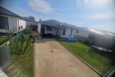 Casă cu 2 camere în Piscani
