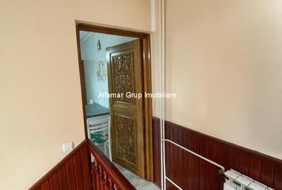 Casă cu 7 camere cu Canalizare în 13 Septembrie - 20