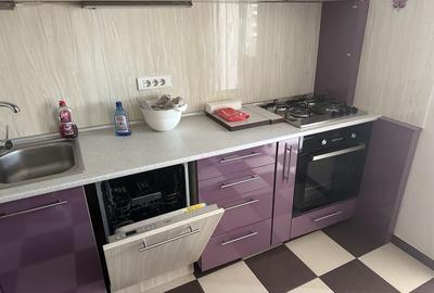 Apartament cu 2 camere decomandat în Crângași